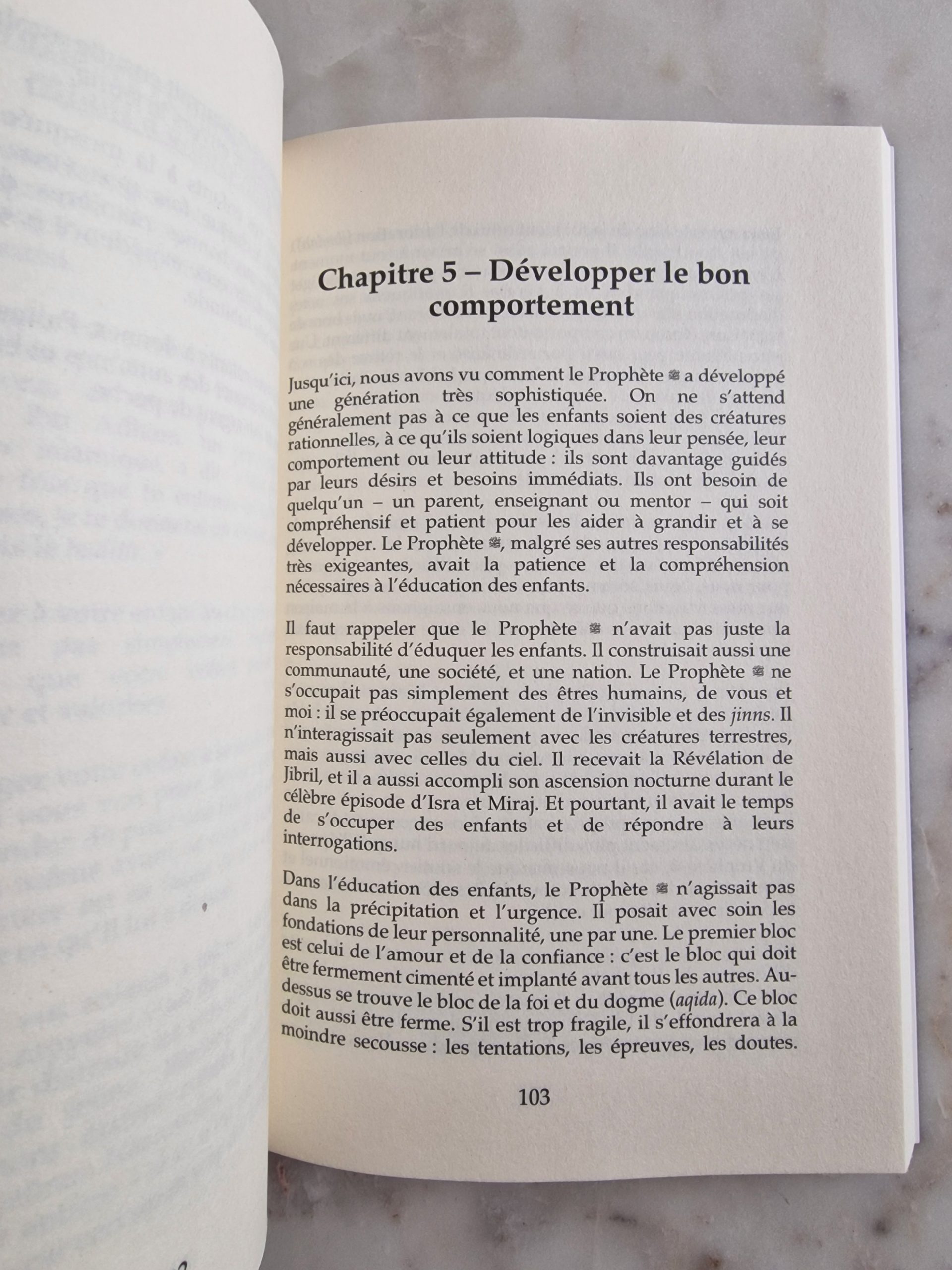 Des enfants autour du Prophète