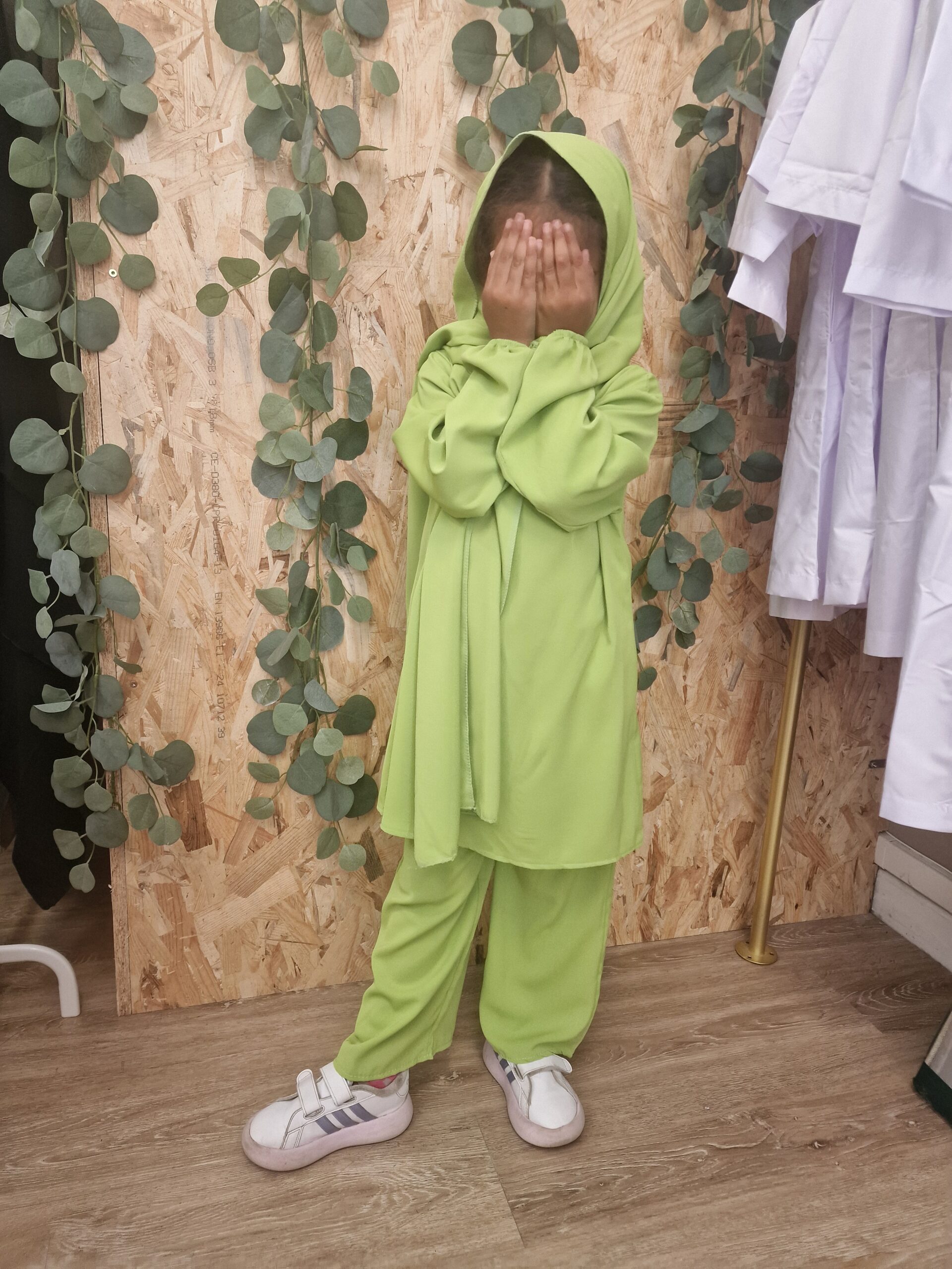 Ensemble fille avec voile intégré et pantalon large – vêtement islamique enfant
